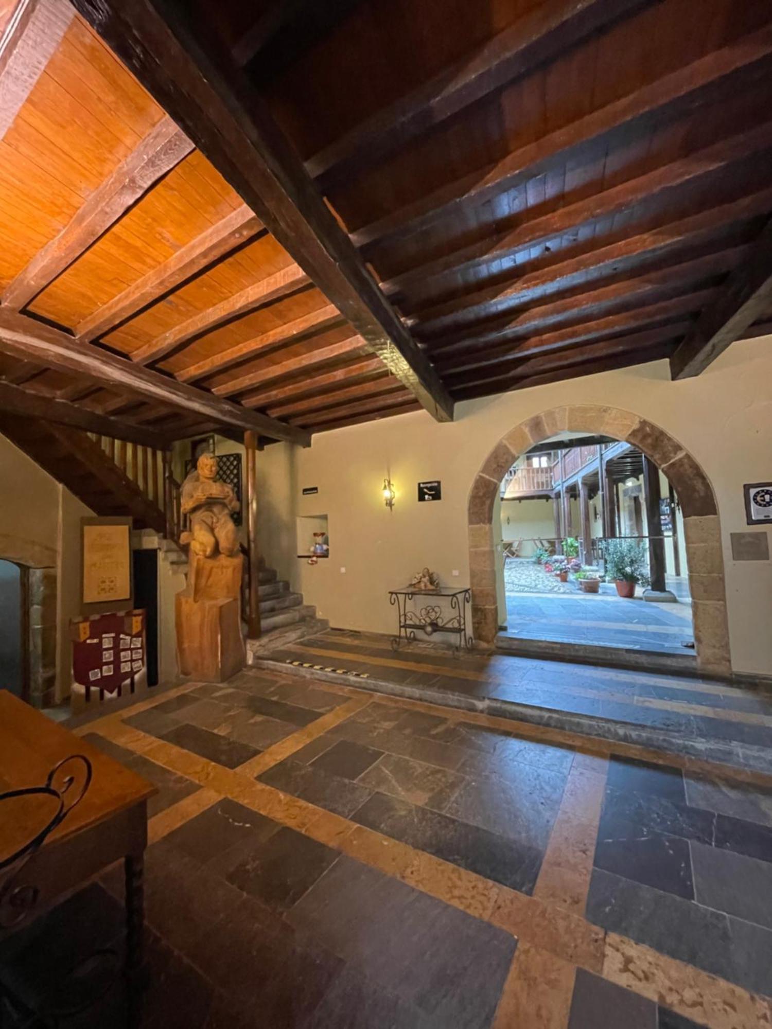 Hotel Castillo Valdes Salas Kültér fotó