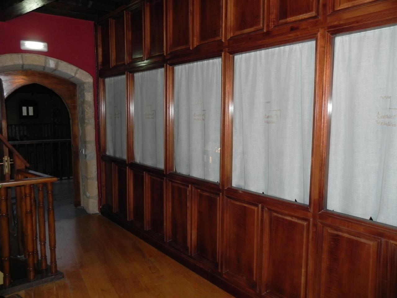 Hotel Castillo Valdes Salas Kültér fotó