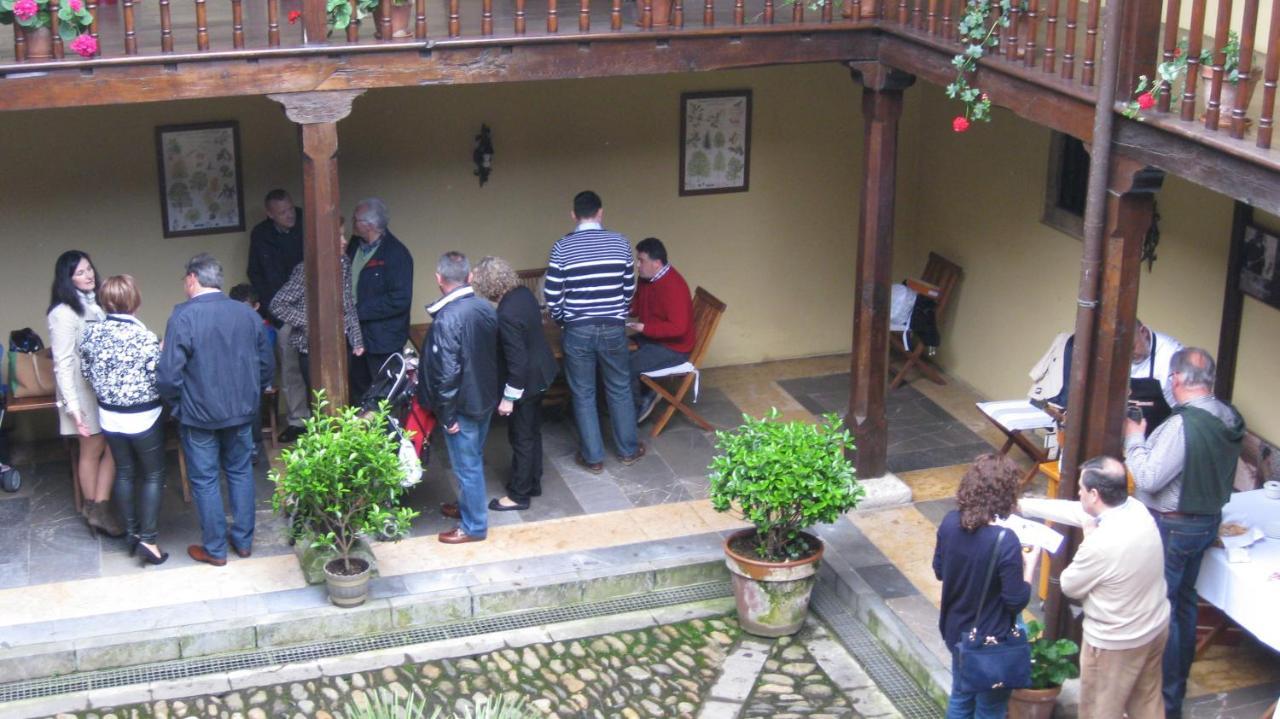 Hotel Castillo Valdes Salas Kültér fotó