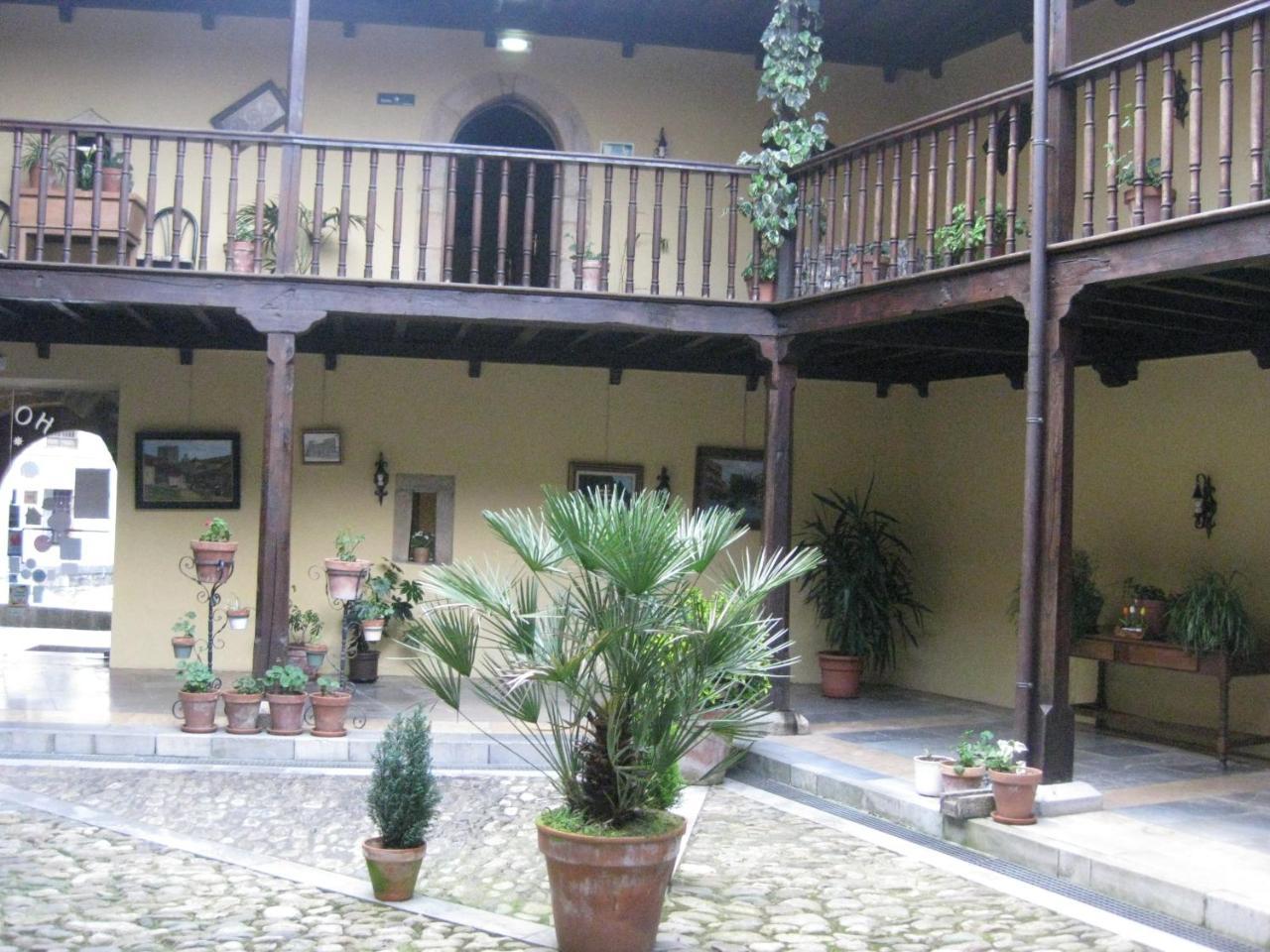 Hotel Castillo Valdes Salas Kültér fotó